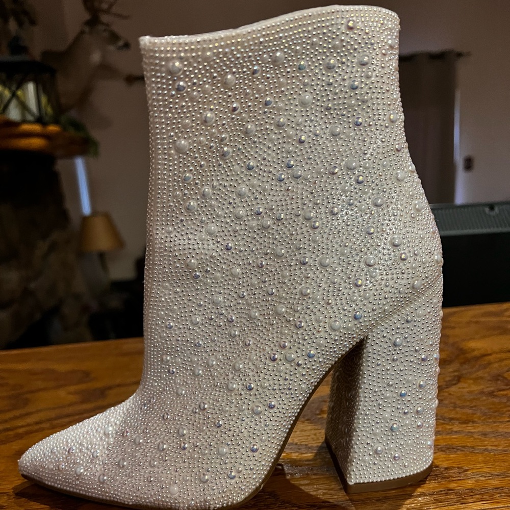 Steve Madden Nelle Bridal Booties *BRAND NEW*